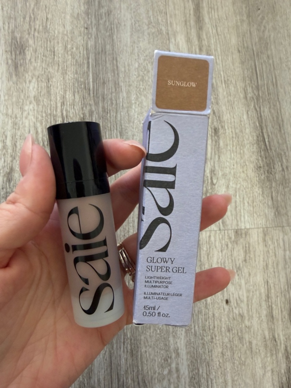 Saie Glowy Super Gel Illuminator in Sunglow